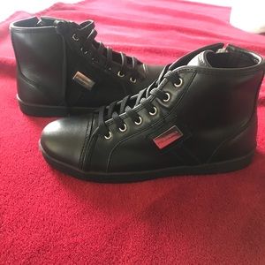 Brand New !! Beautiful Dolce and Gabbana Sneakers